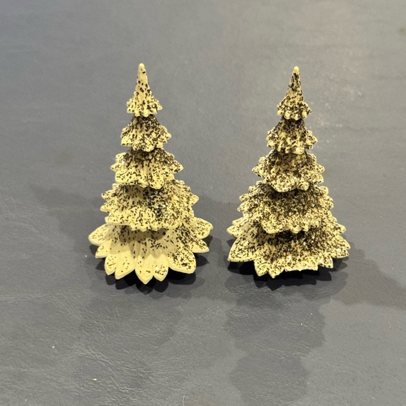 Vintage West Germany Tree Christmas
Ornament Celluloid Pine Tree Mica - Picture 3 of 10